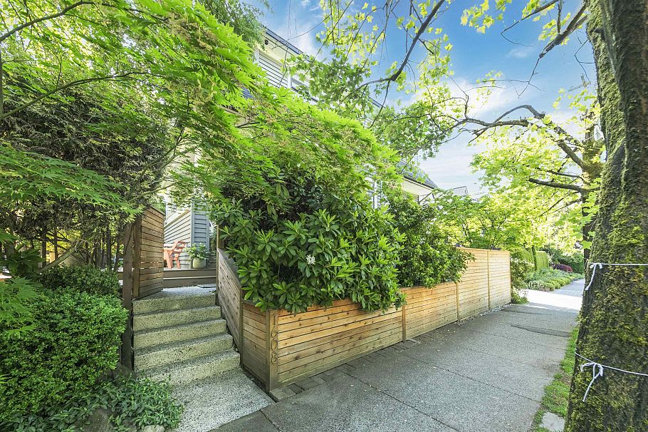 1608 Woodland Drive Vancouver, BC - 3