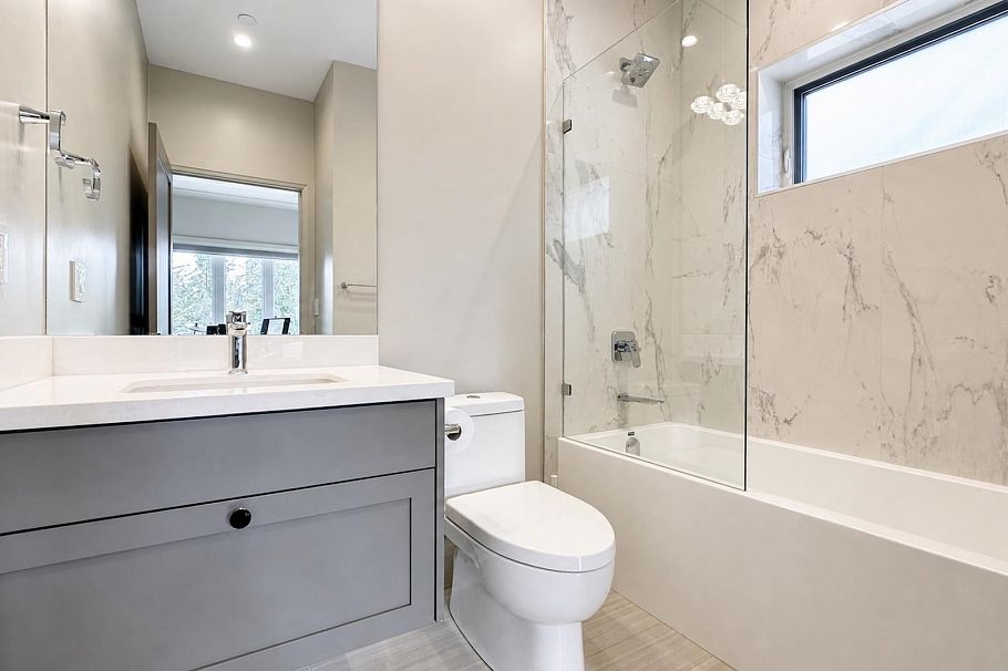 4618 W 8th Avenue Vancouver, BC - 32