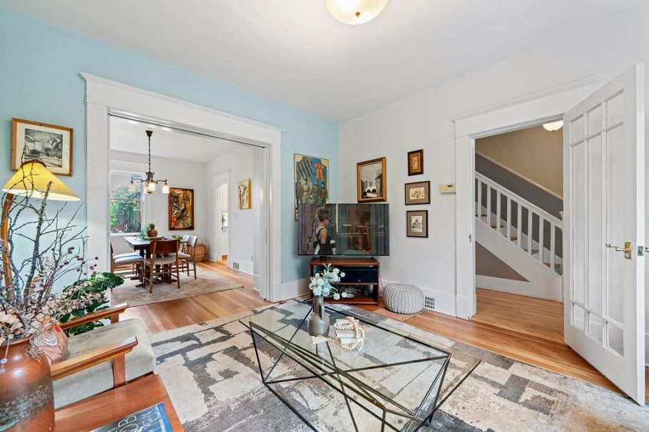 1153 E 13th Avenue Vancouver, BC - 9