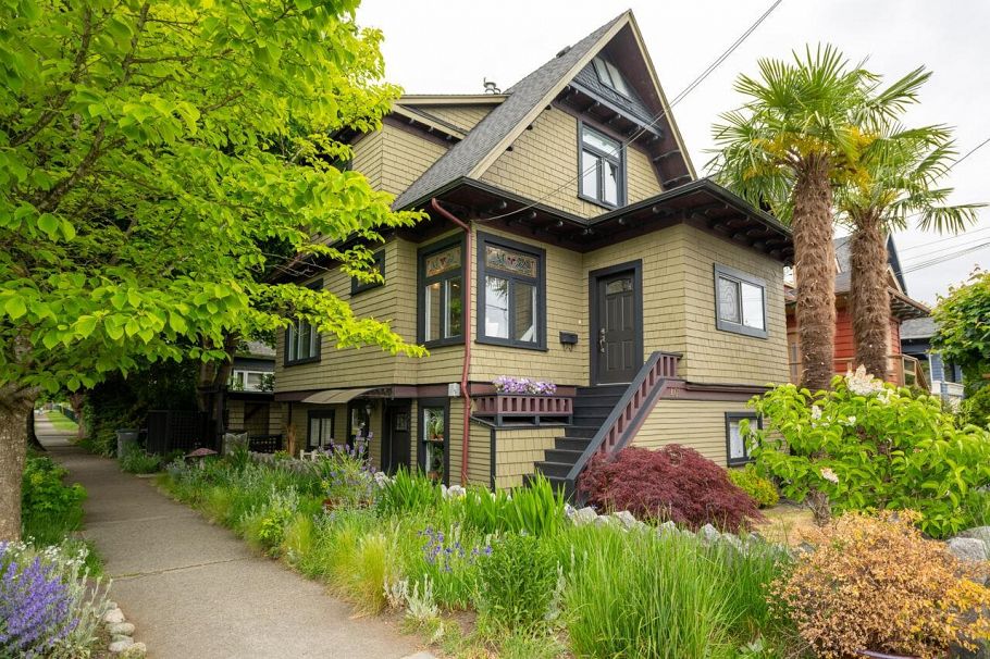 401 E King Edward Avenue Vancouver, BC - 1