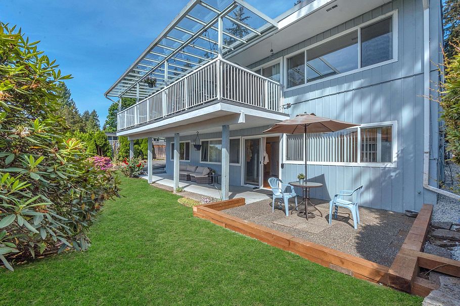 693 Plymouth Drive North Vancouver, BC - 16