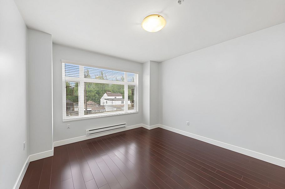 303 2745 E Hastings Street Vancouver, BC - 2