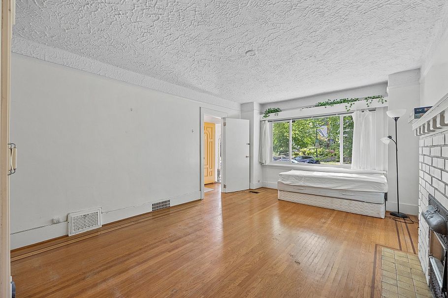 3579 W 18th Avenue Vancouver, BC - 13
