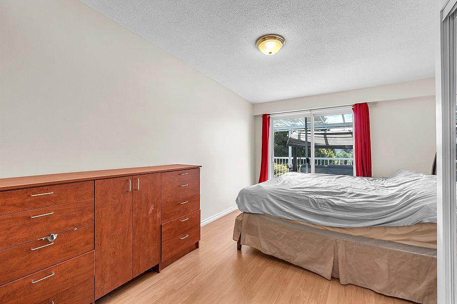 693 Plymouth Drive North Vancouver, BC - 21