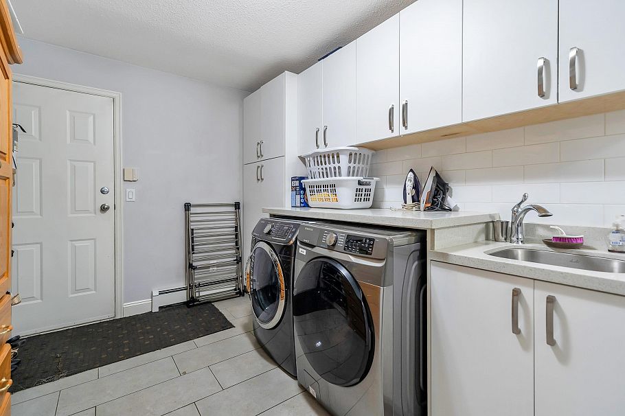 7162 Gladstone Street Vancouver, BC - 32