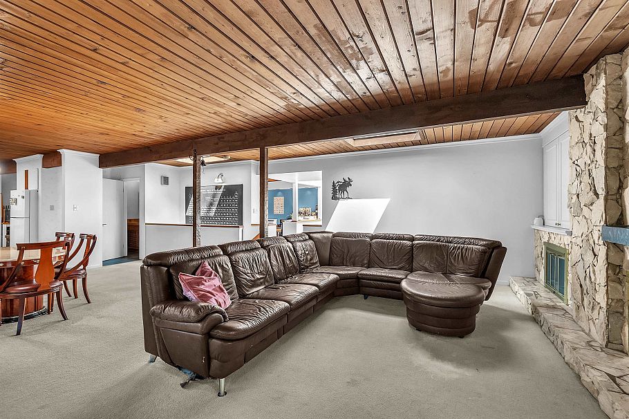977 Belvedere Drive North Vancouver, BC - 12