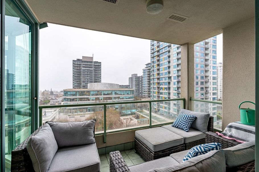 903 140 E 14th Street North Vancouver, BC - 25
