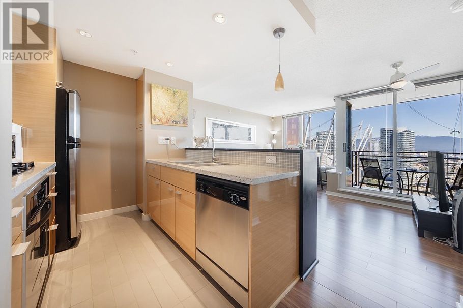 33 SMITHE STREET, Vancouver BC V6B 0B5 Vancouver, BC - 4