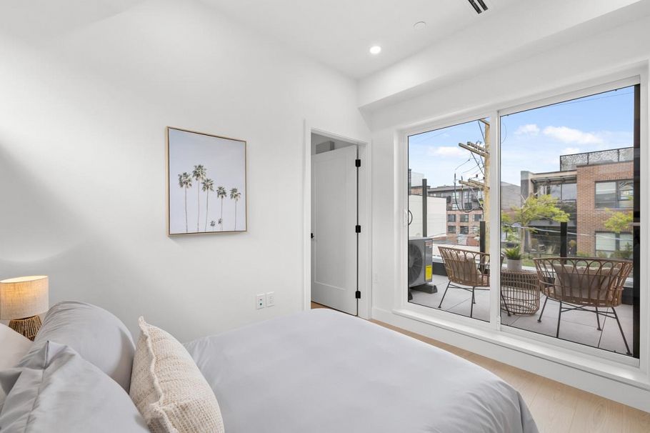 2133 E Pender Street Vancouver, BC - 22