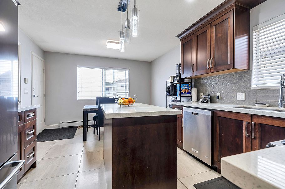 7162 Gladstone Street Vancouver, BC - 13