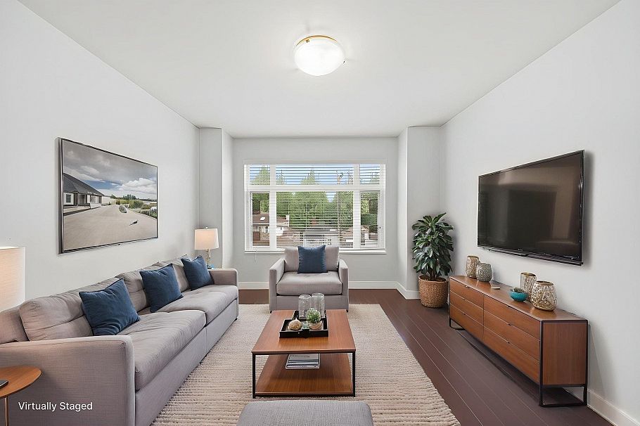 303 2745 E Hastings Street Vancouver, BC - 5