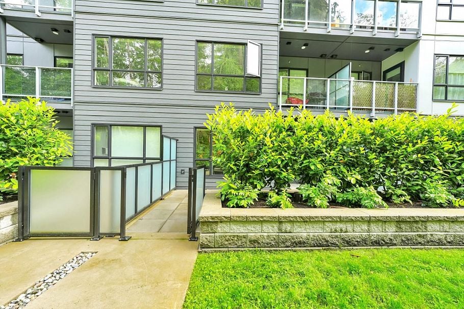211 3596 Malsum Drive North Vancouver, BC - 28