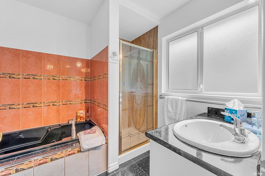 4317 Cliffmont Road North Vancouver, BC - 20