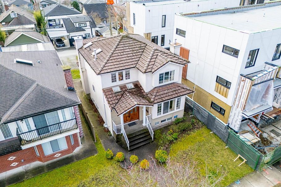 726 E 56th Avenue Vancouver, BC - 27