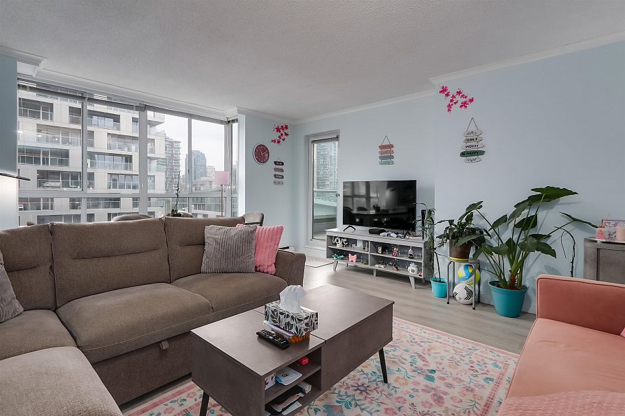 1401 1500 Howe Street Vancouver, BC - 3