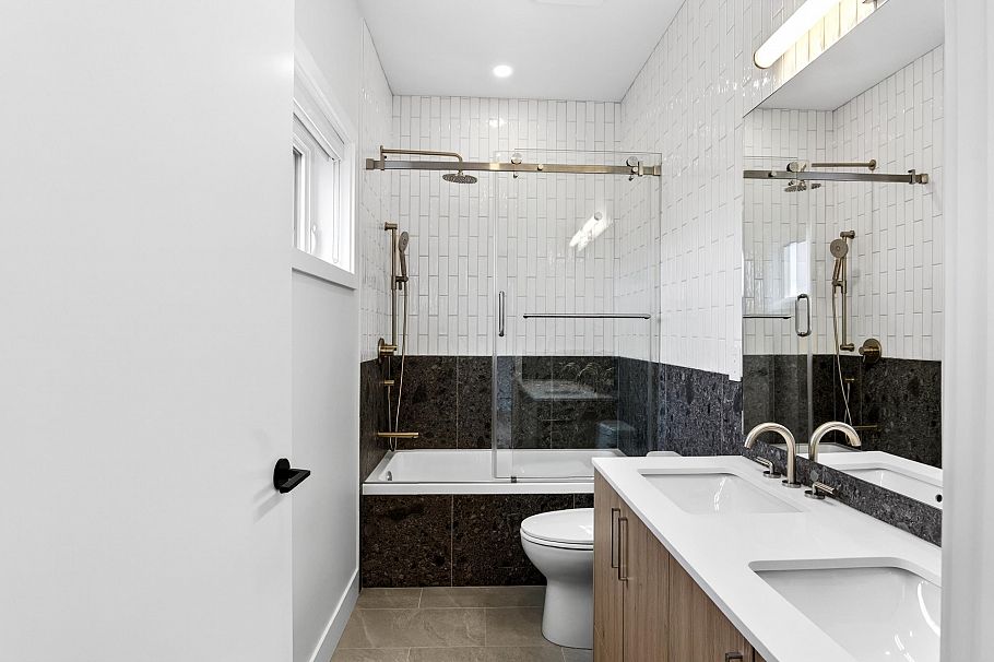 2 2741 E 7th Avenue Vancouver, BC - 18