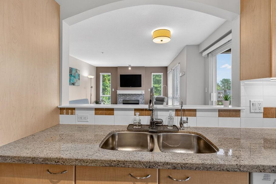 310 8495 Jellicoe Street Vancouver, BC - 10