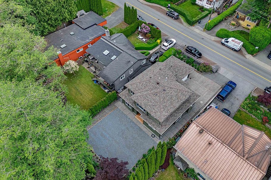 4317 Cliffmont Road North Vancouver, BC - 28