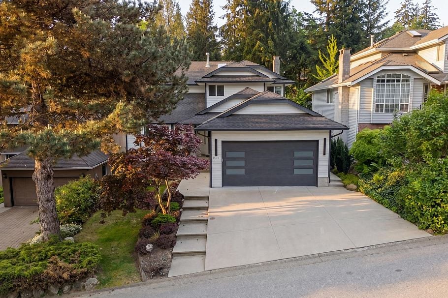 1535 Ostler Court North Vancouver, BC - 1