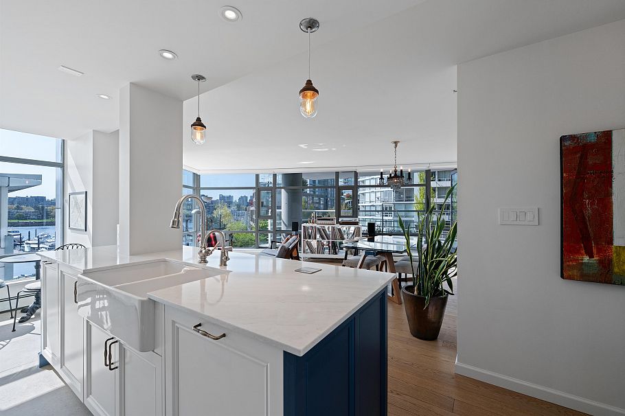 501 1199 Marinaside Crescent Vancouver, BC - 4