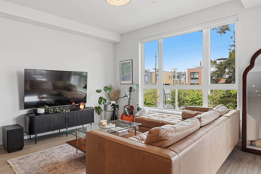 311 707 E 3rd Street North Vancouver, BC - 9