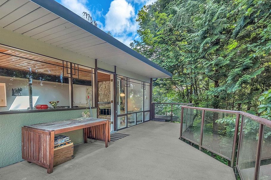 977 Belvedere Drive North Vancouver, BC - 28