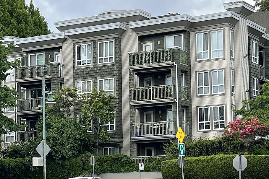 310 8495 Jellicoe Street Vancouver, BC - 1