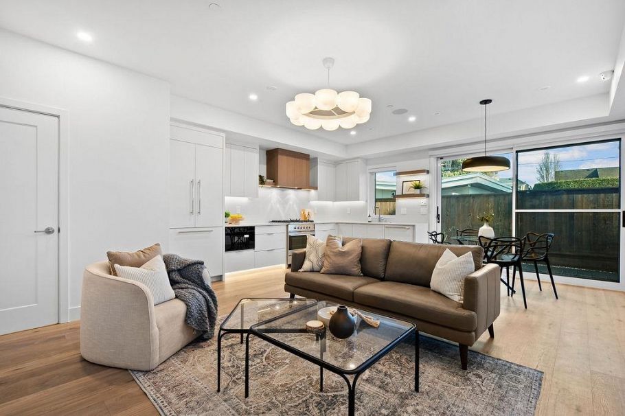 1135 W 33rd Avenue Vancouver, BC - 15