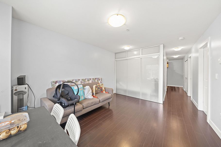 303 2745 E Hastings Street Vancouver, BC - 9