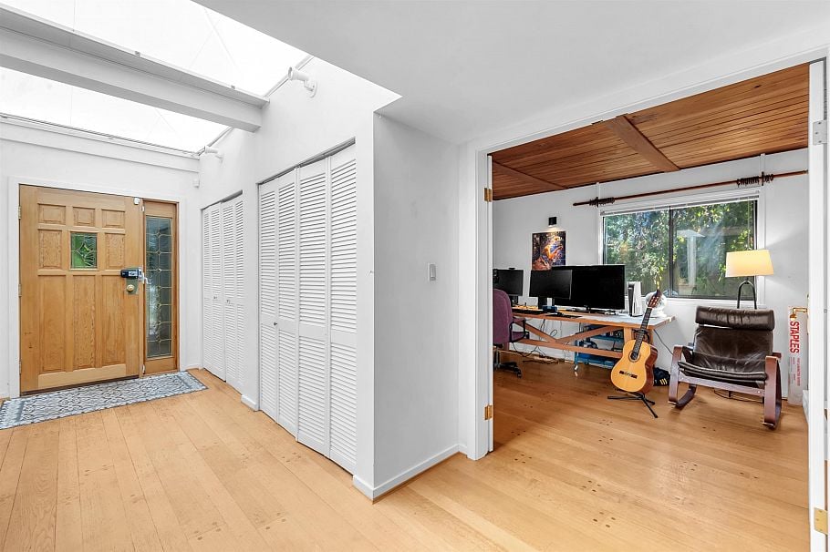 977 Belvedere Drive North Vancouver, BC - 5