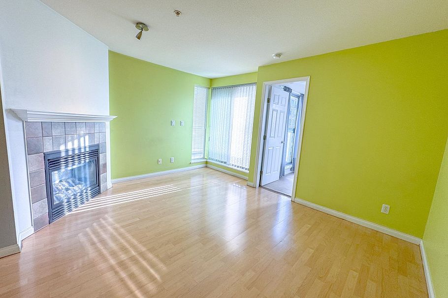 311 5555 Victoria Drive Vancouver, BC - 9