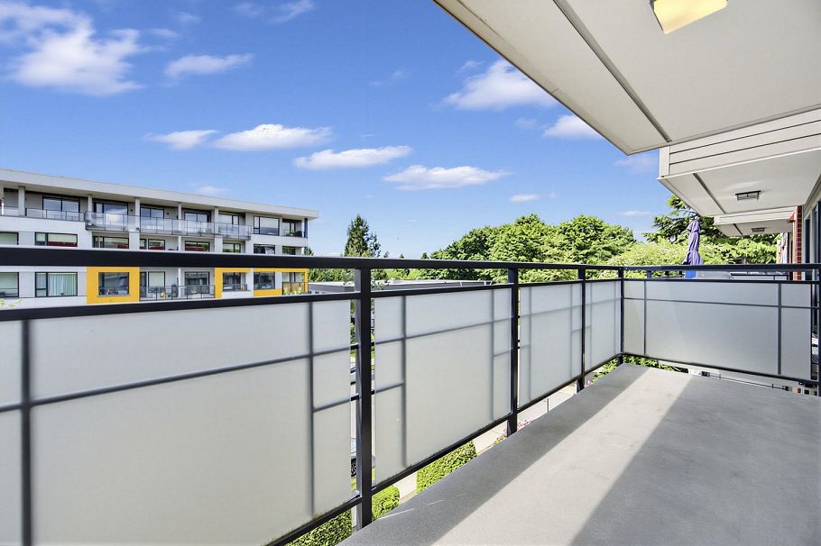 310 360 E 2nd Street North Vancouver, BC - 20