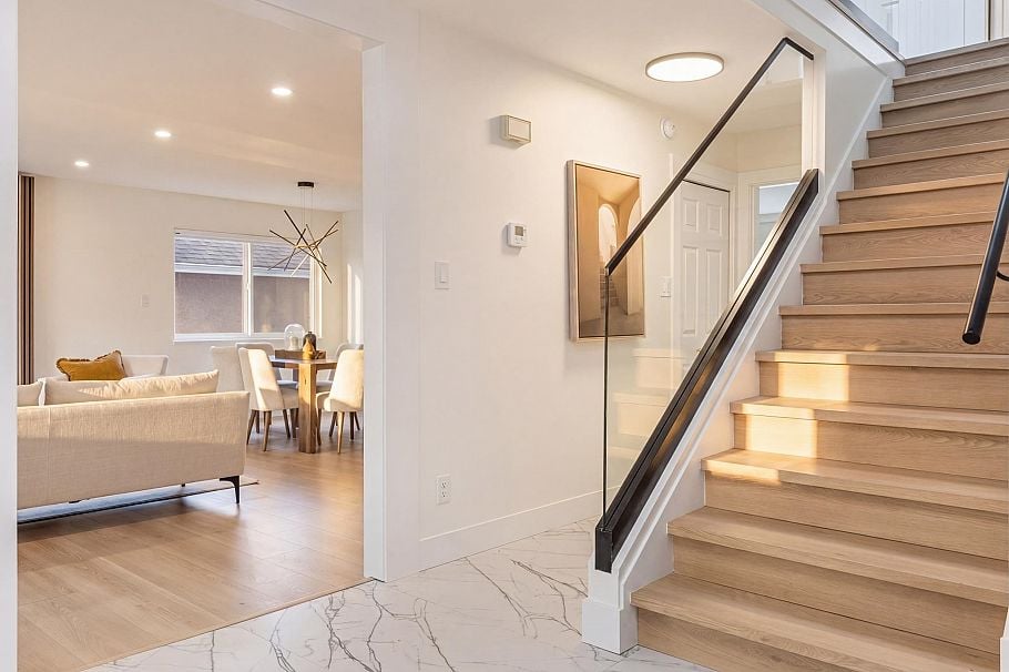 1535 Ostler Court North Vancouver, BC - 14