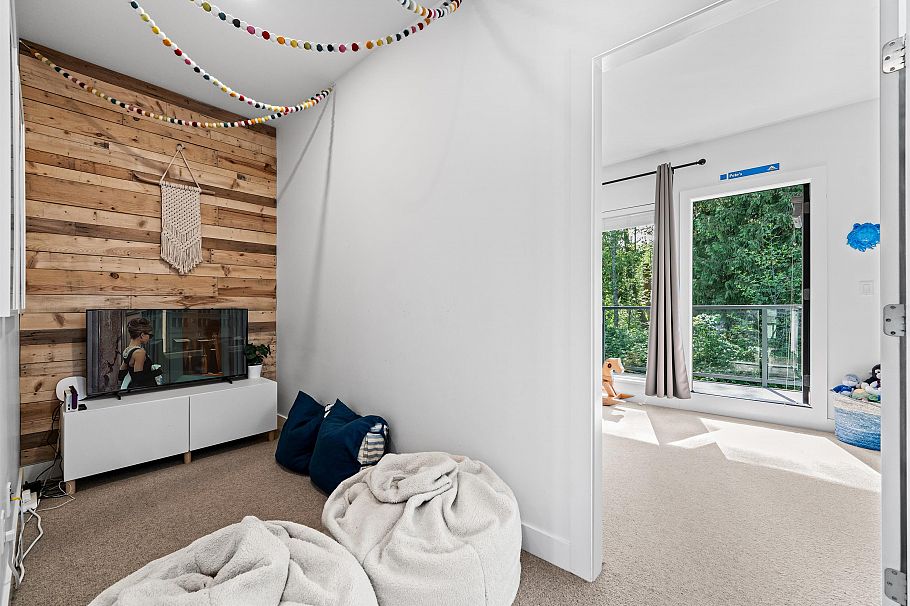 23 3596 Salal Drive North Vancouver, BC - 20