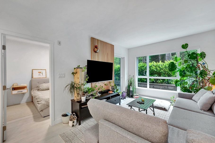 211 3596 Malsum Drive North Vancouver, BC - 18
