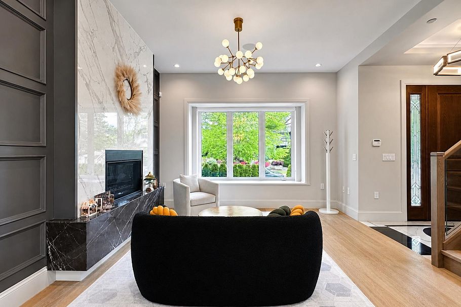 4618 W 8th Avenue Vancouver, BC - 5