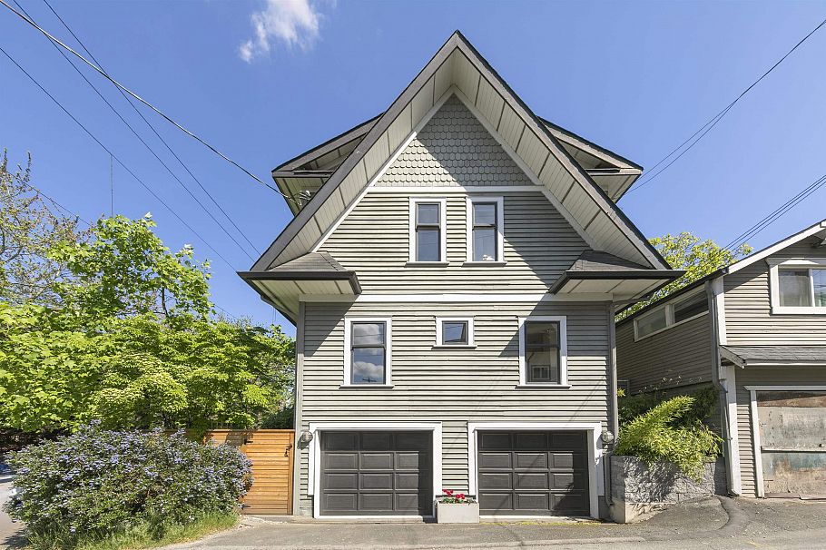 1608 Woodland Drive Vancouver, BC - 2