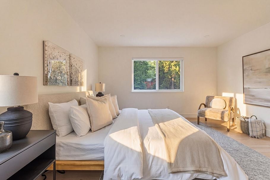 1535 Ostler Court North Vancouver, BC - 19