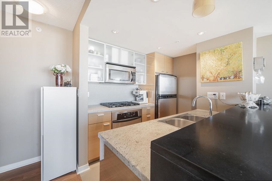 33 SMITHE STREET, Vancouver BC V6B 0B5 Vancouver, BC - 7