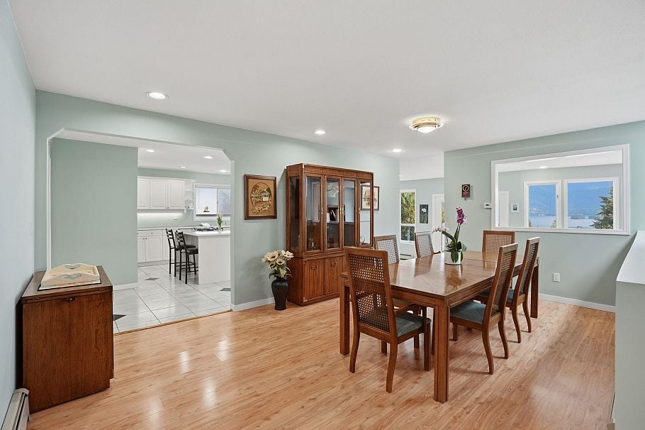 2341 Caledonia Avenue North Vancouver, BC - 22