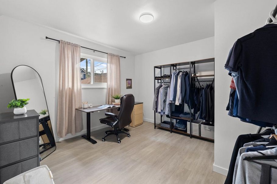 2036 E Broadway Vancouver, BC - 15