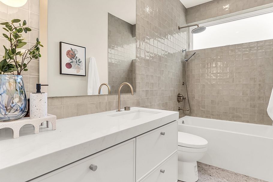 2 2043 W 45th Avenue Vancouver, BC - 27