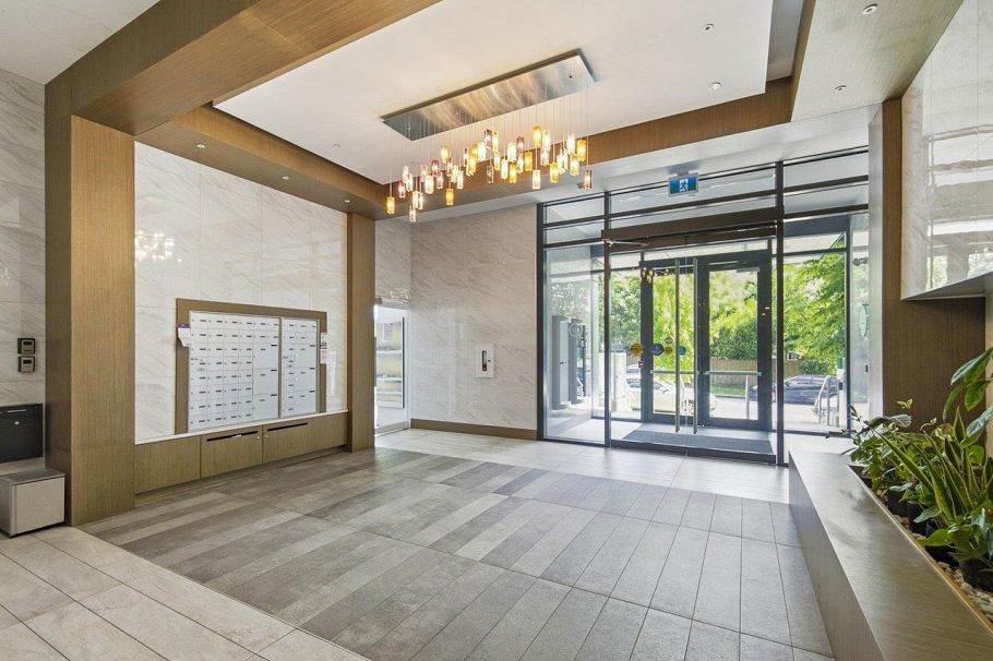 402 5693 Elizabeth Street Vancouver, BC - 3