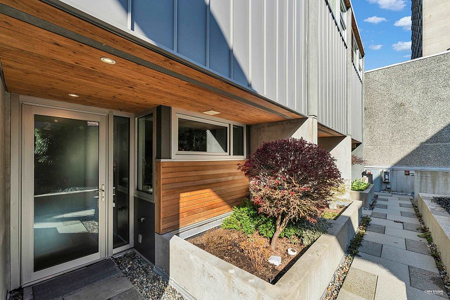 2 850 W 8th Avenue Vancouver, BC - 25