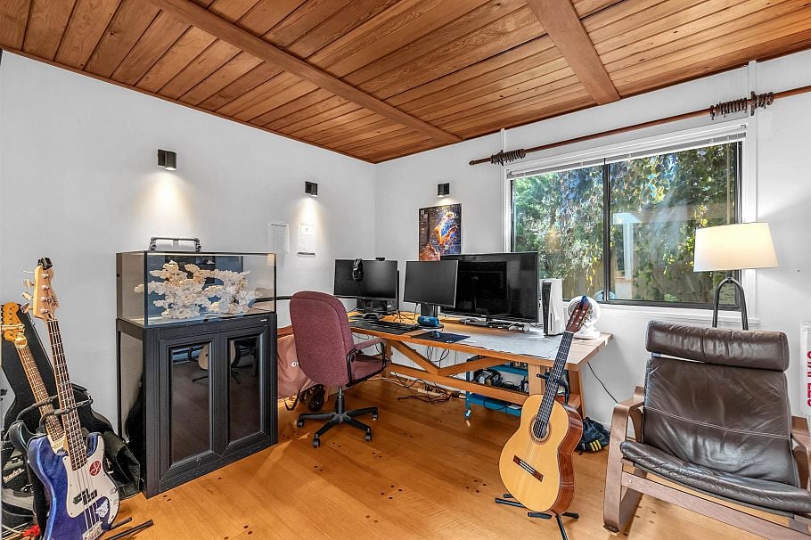 977 Belvedere Drive North Vancouver, BC - 10