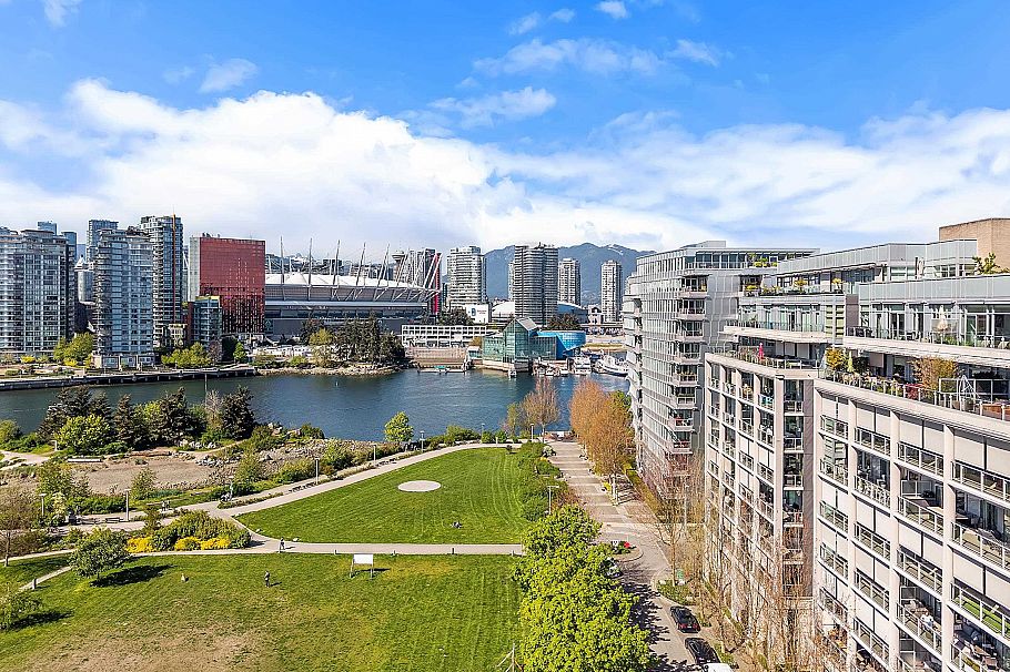 180 Athletes Way Vancouver, BC - 33