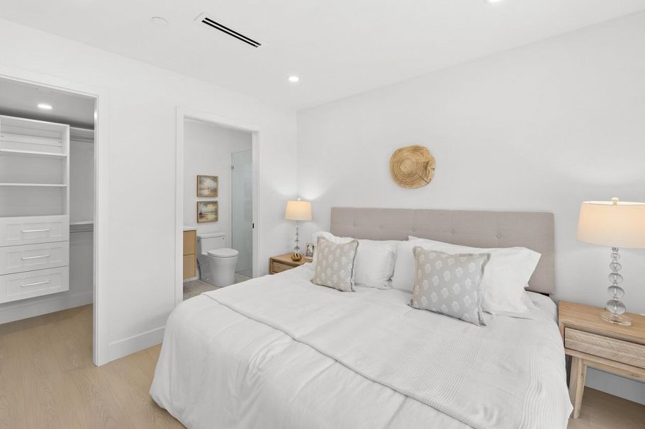 2133 E Pender Street Vancouver, BC - 13