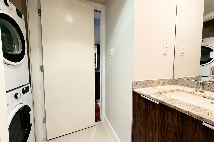 407 1088 Richards Street Vancouver, BC - 11