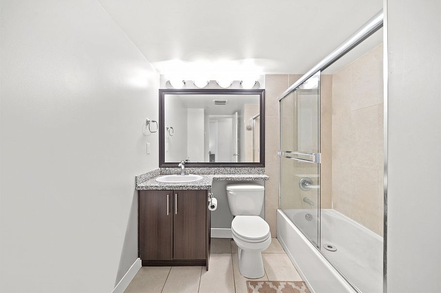 303 2745 E Hastings Street Vancouver, BC - 23
