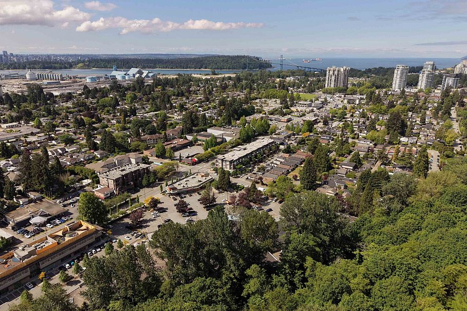 201 1330 Marine Drive North Vancouver, BC - 19